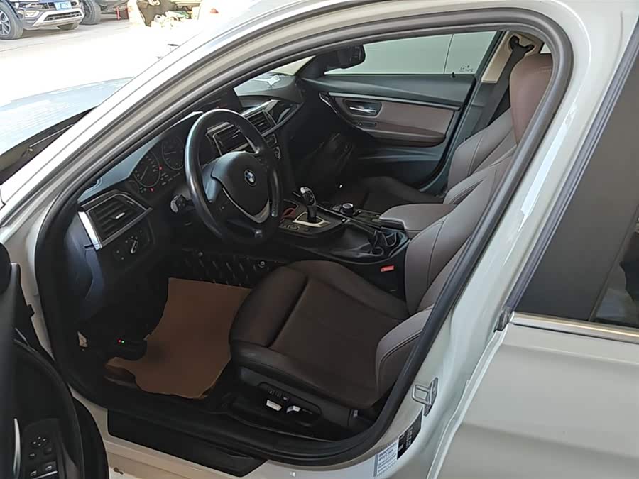 BMW 3 Series 2018, фото 15