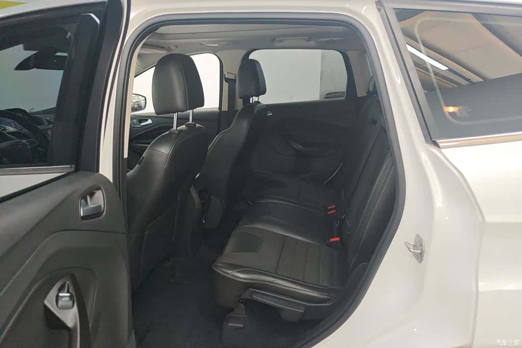Ford Kuga, 2013 11