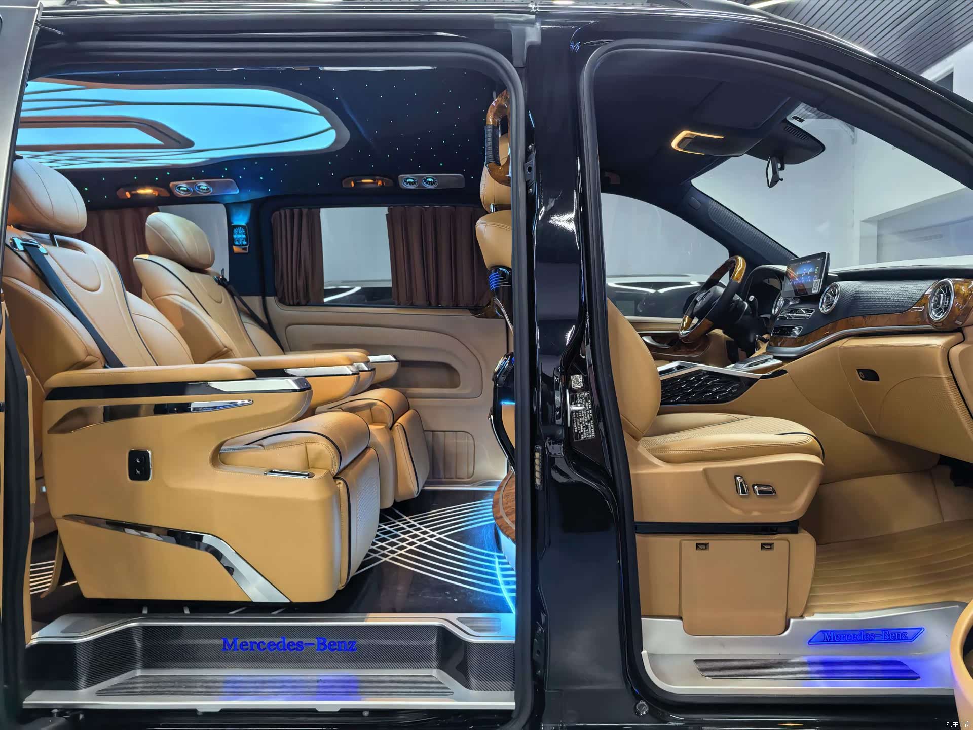 Mercedes-Benz 7, 2022 12