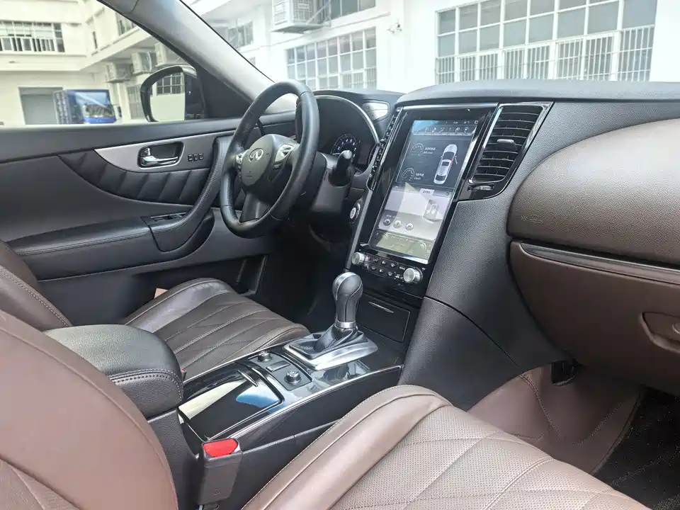 Infiniti QX70 Infiniti QX70
