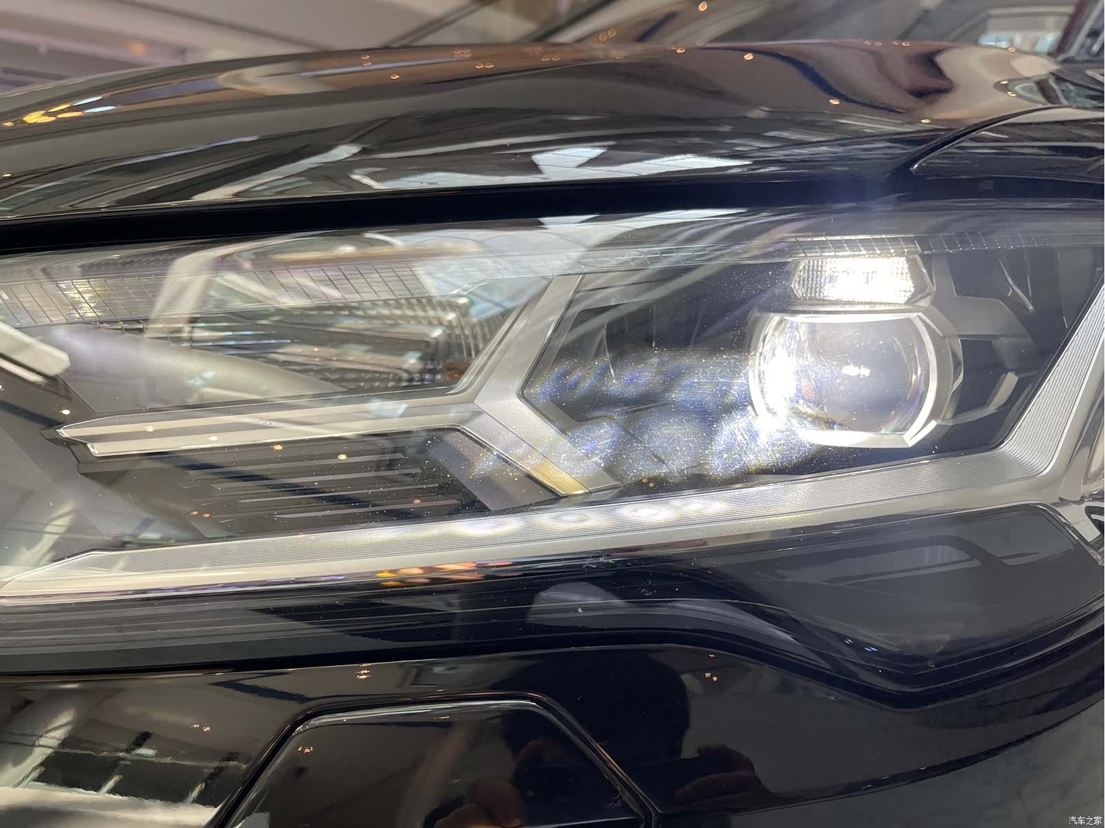 Audi Q7, 2023 4