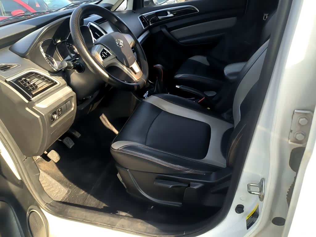 BAIC H3, 2016 15