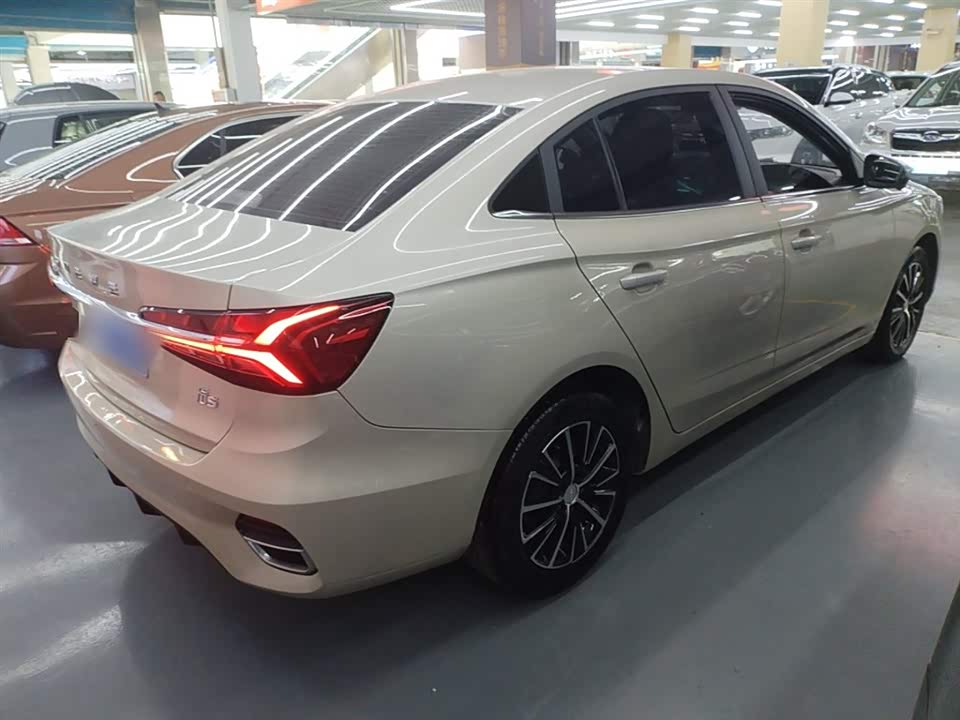 Roewe i5