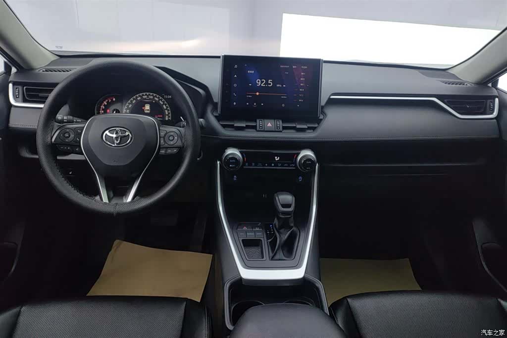 Toyota RAV4, 2022 12