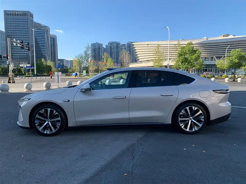 NIO ET7