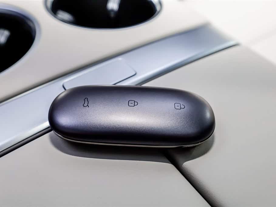 Li Auto Ideal L8