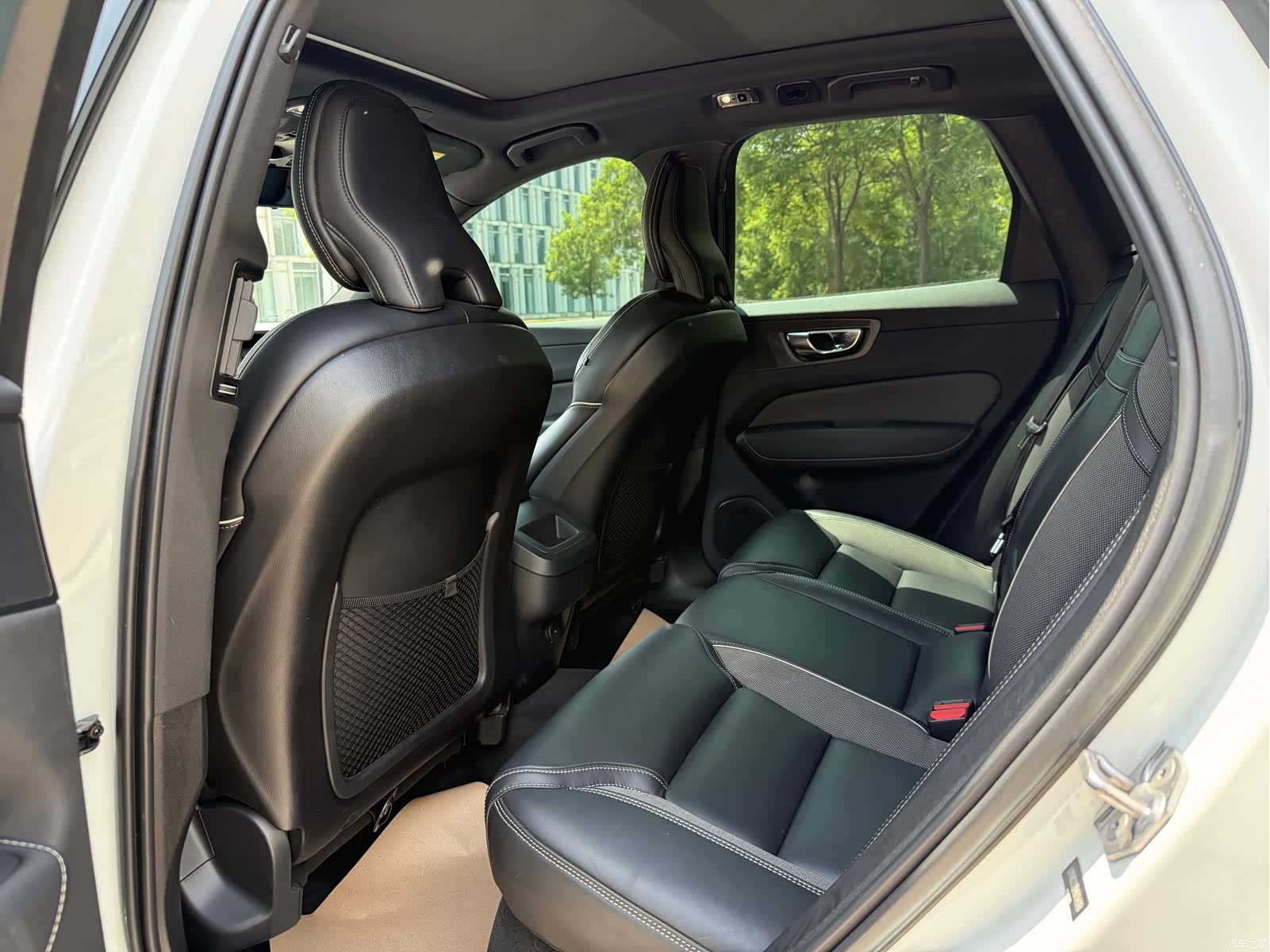 Volvo XC60, 2020 все фото