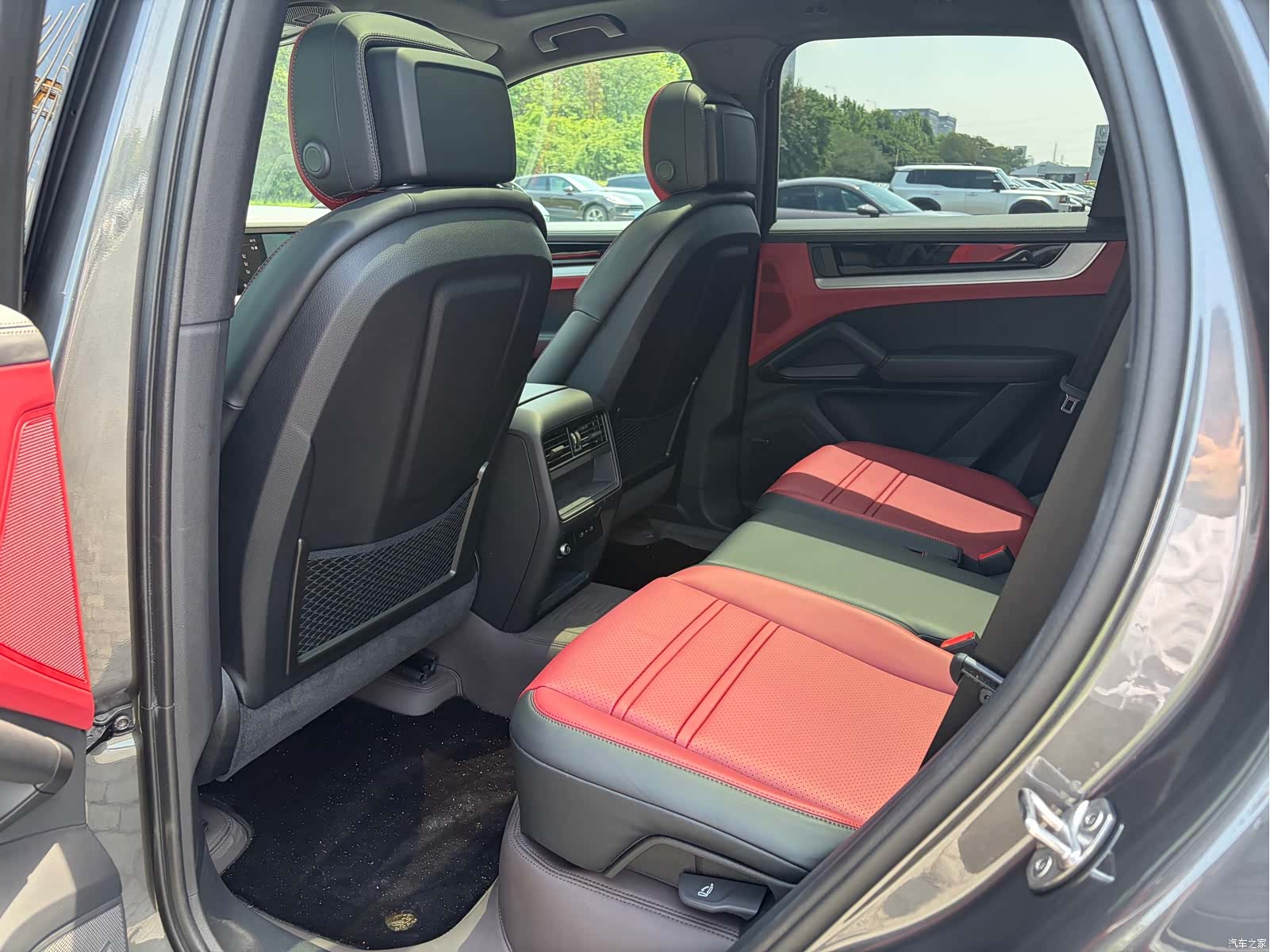 Porsche Cayenne, 2026 13