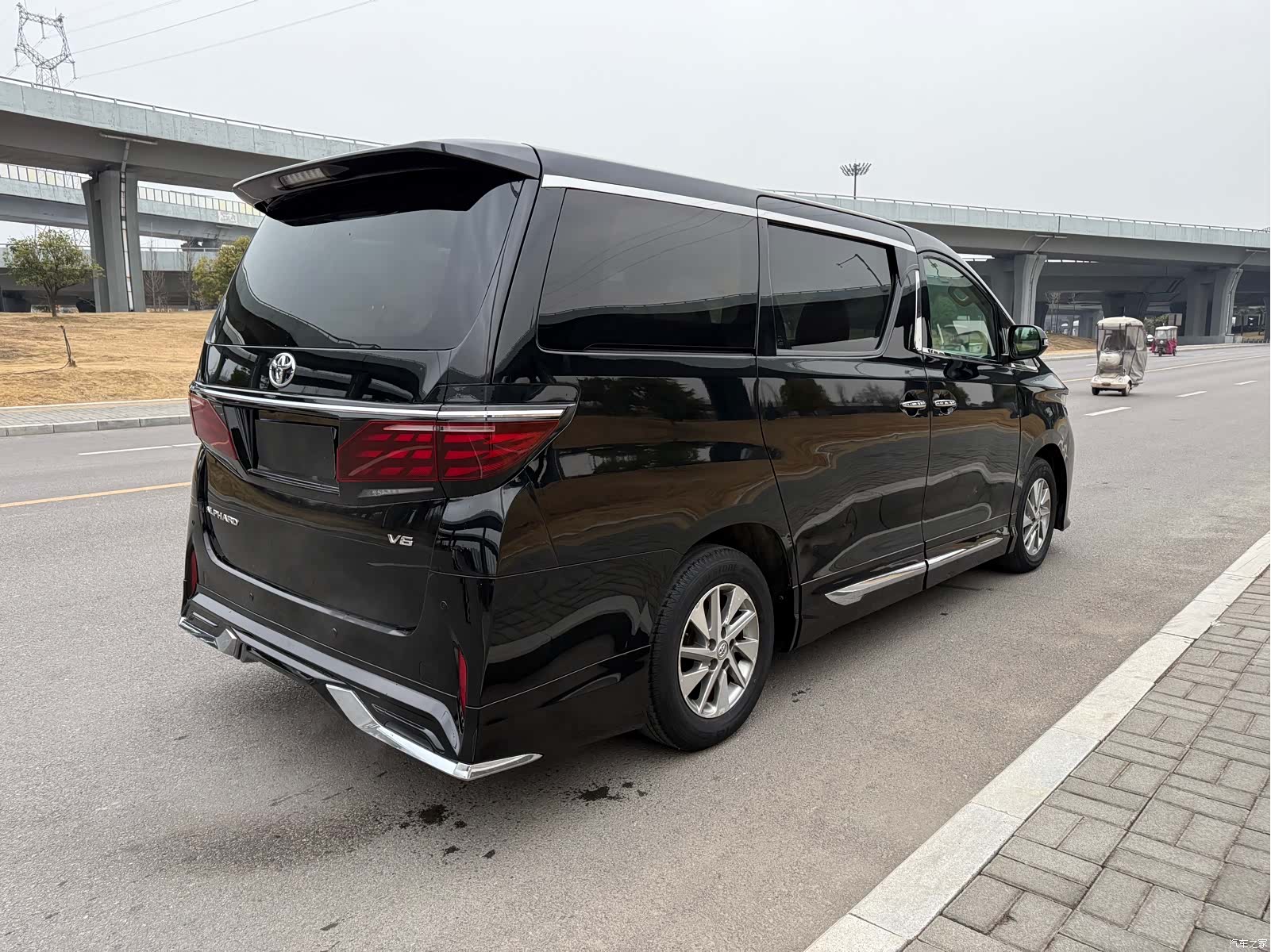 Toyota Alphard, 2014 7