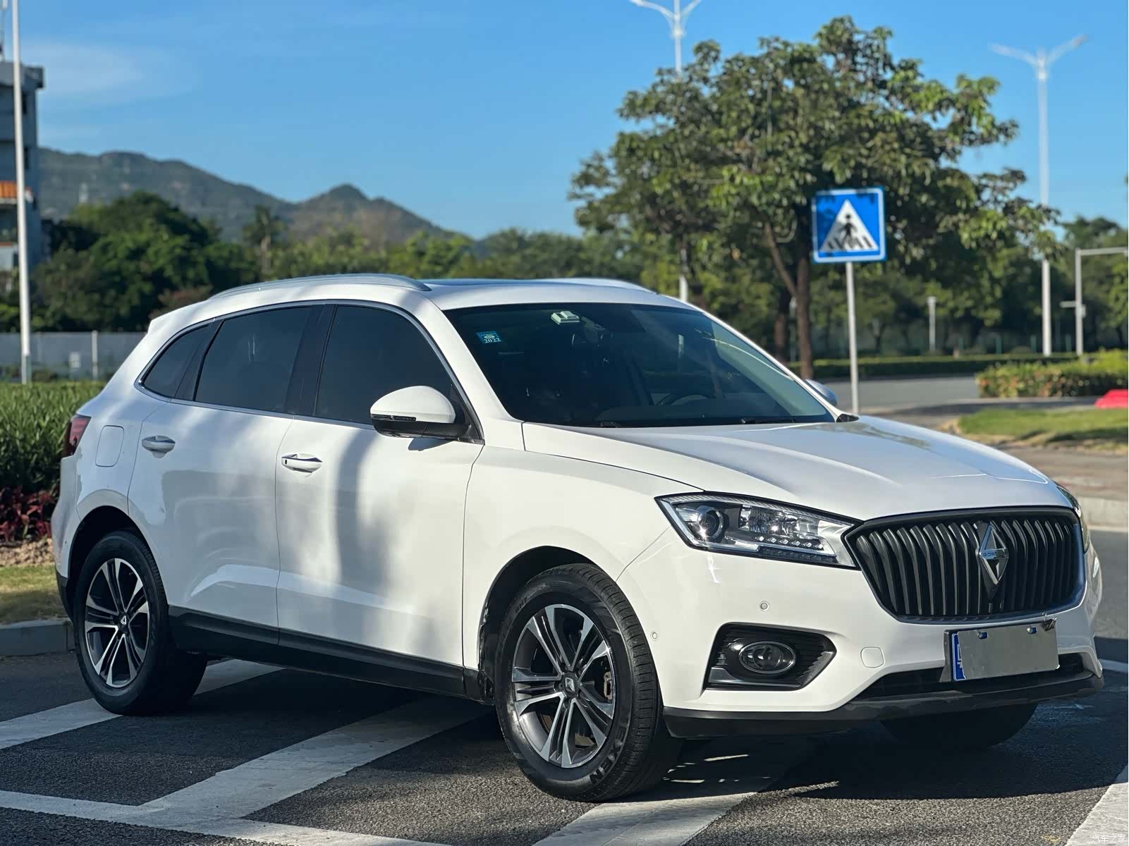 Borgward BX7, 2016 3