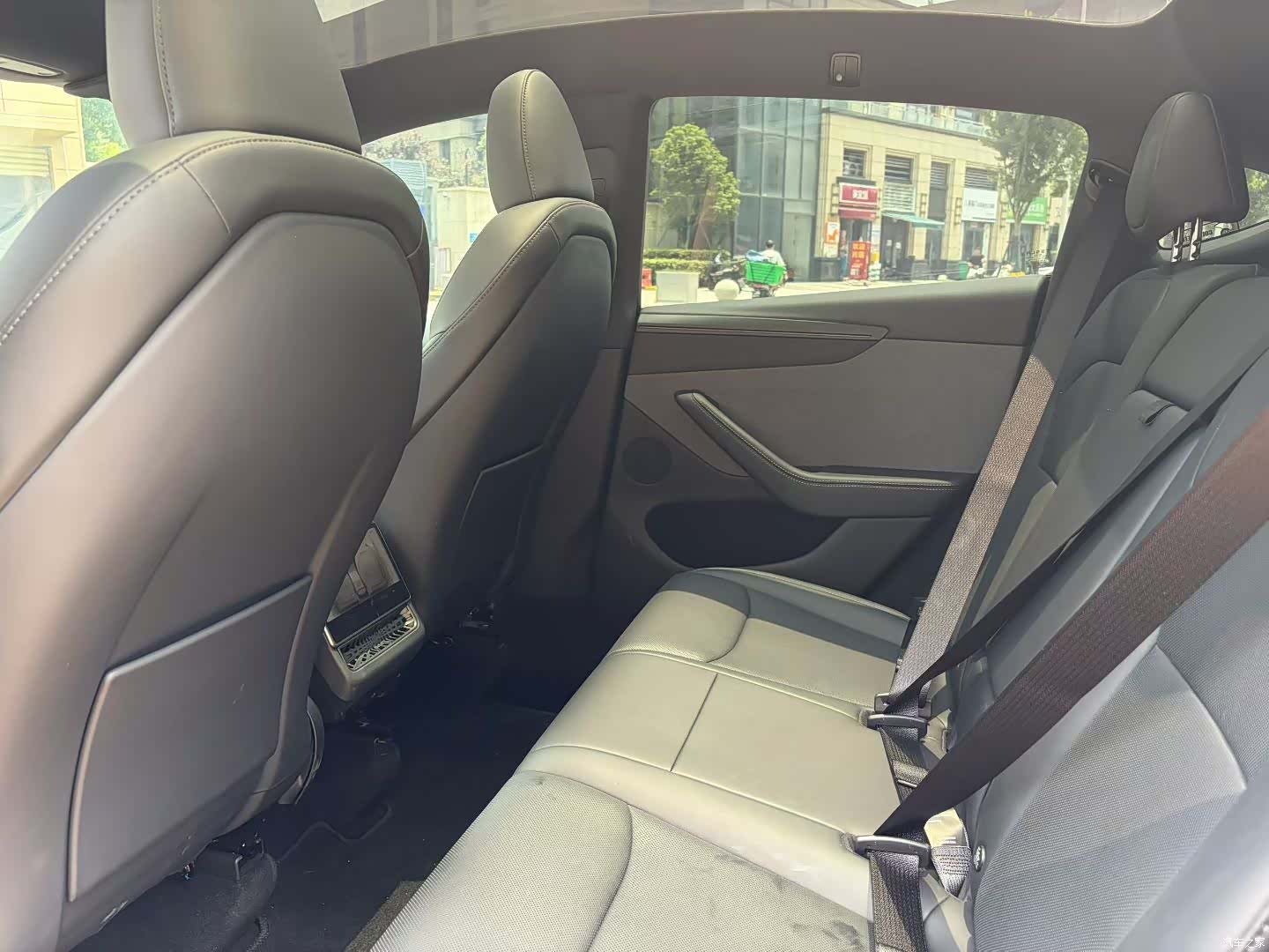 Tesla Model Y, 2026 6