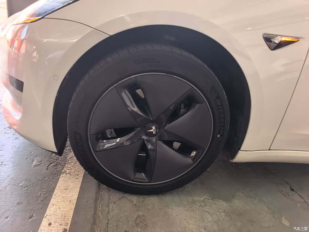 Tesla Model 3, 2020 23