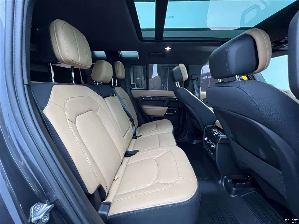 Land Rover Defender, 2025 29