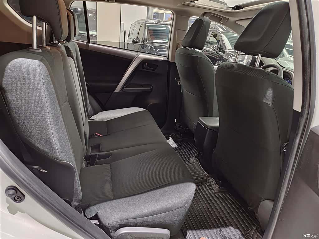 Toyota RAV4, 2018 9