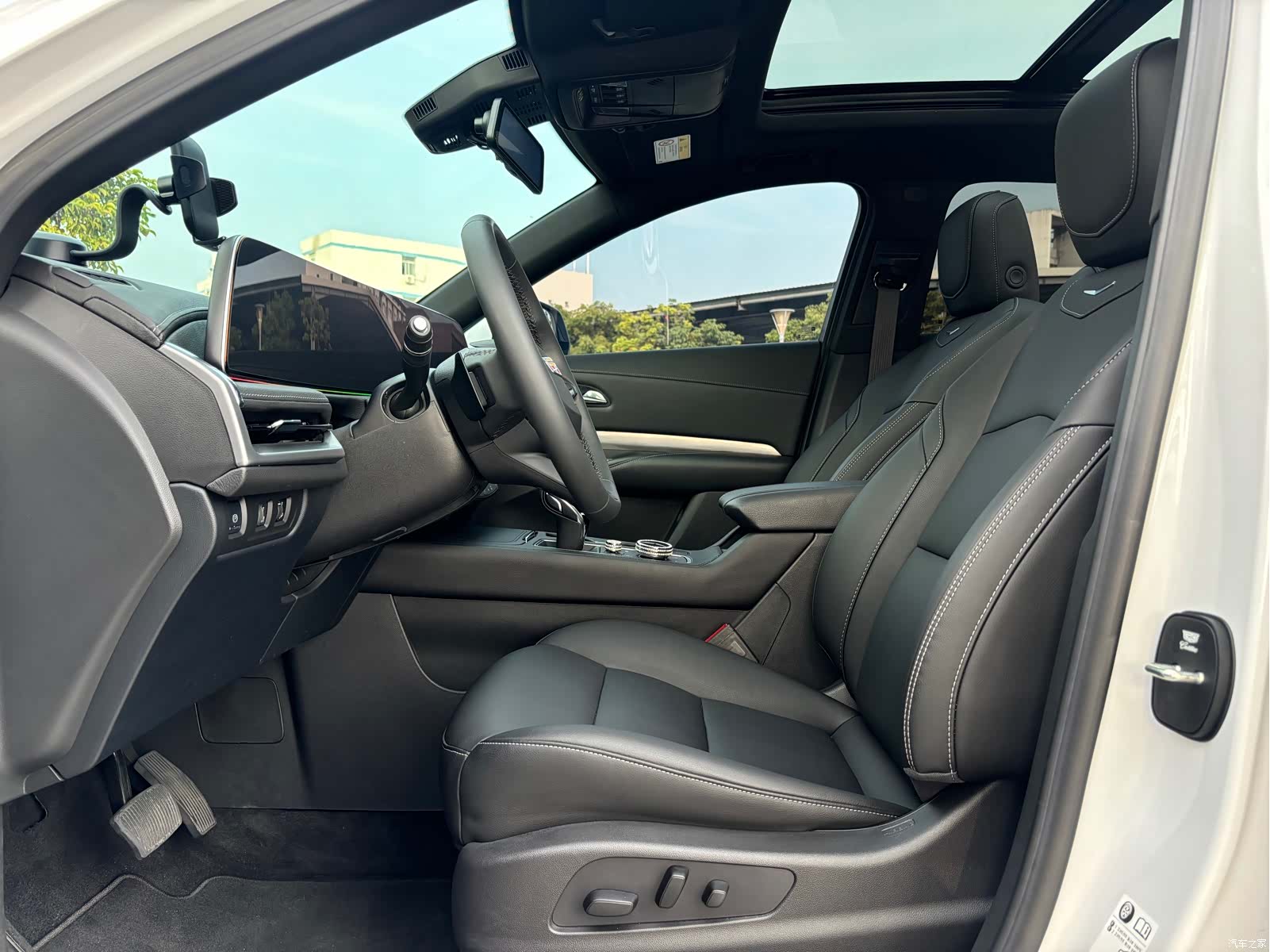 Cadillac XT4, 2025 10