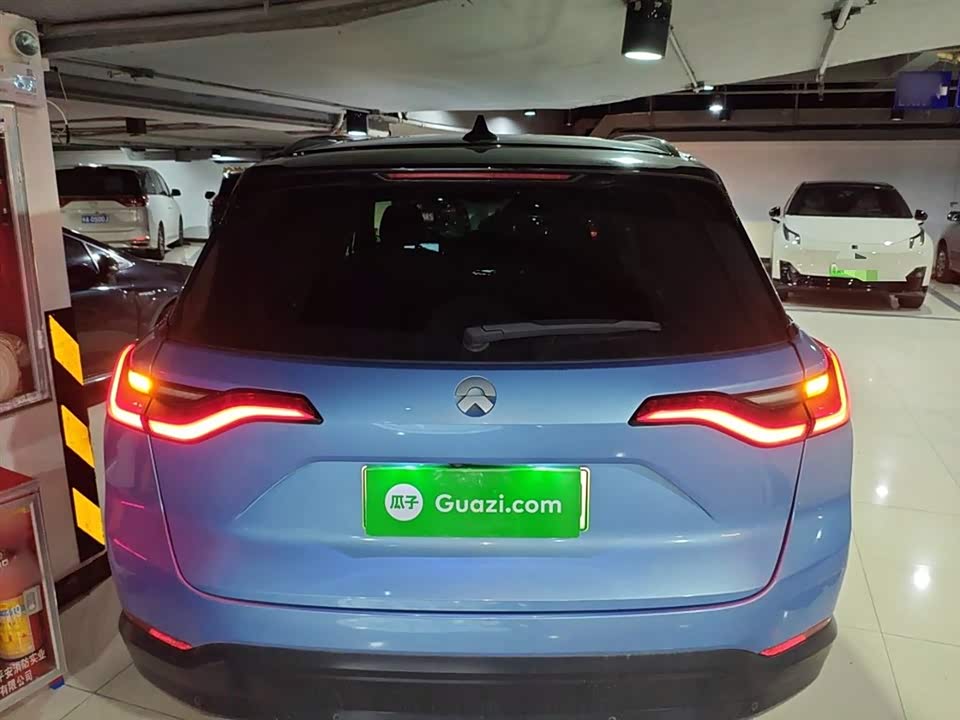NIO ES8