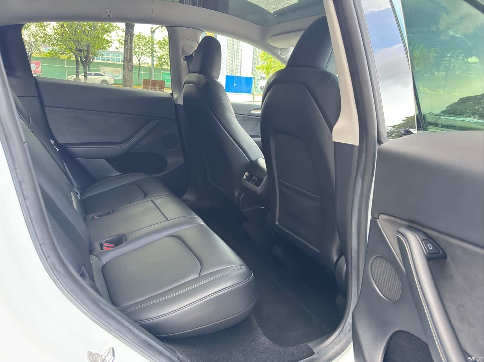 Tesla Model Y, 2023 12