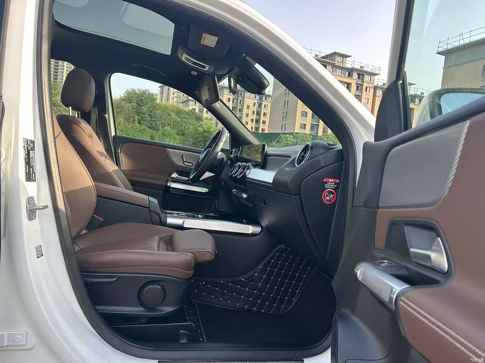Mercedes-Benz GLB, 2024 11