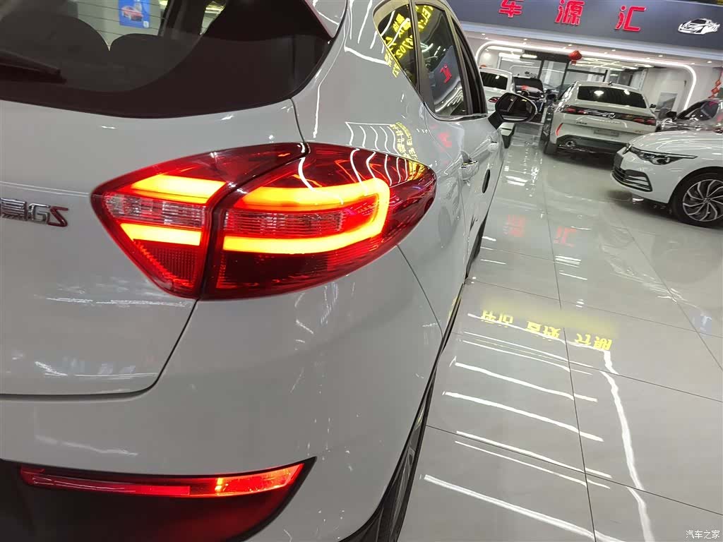 Geely Emgrand, 2019 8
