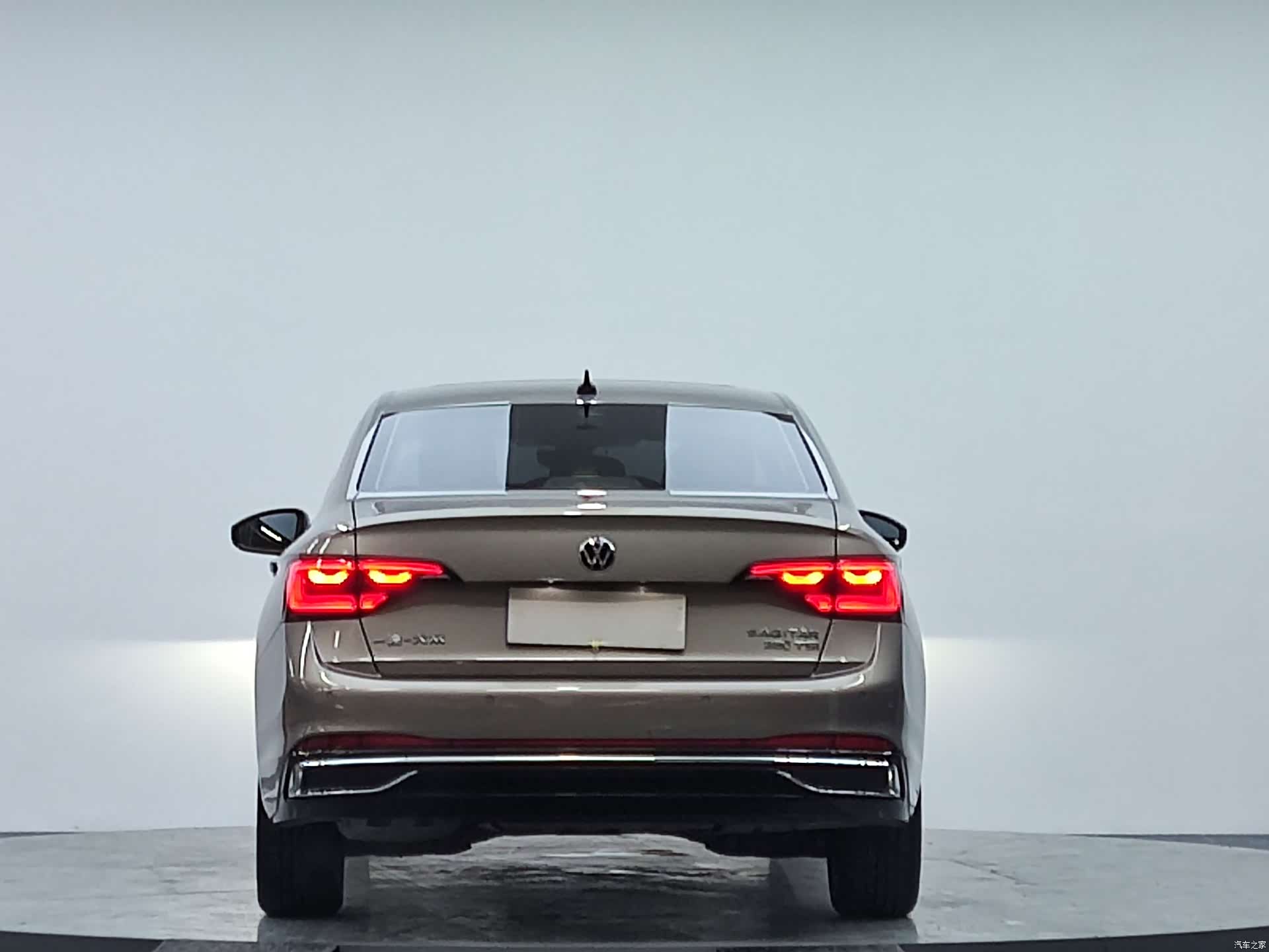Volkswagen Sagitar, 2022 7