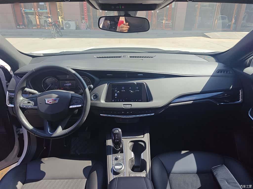Cadillac XT4, 2022 10