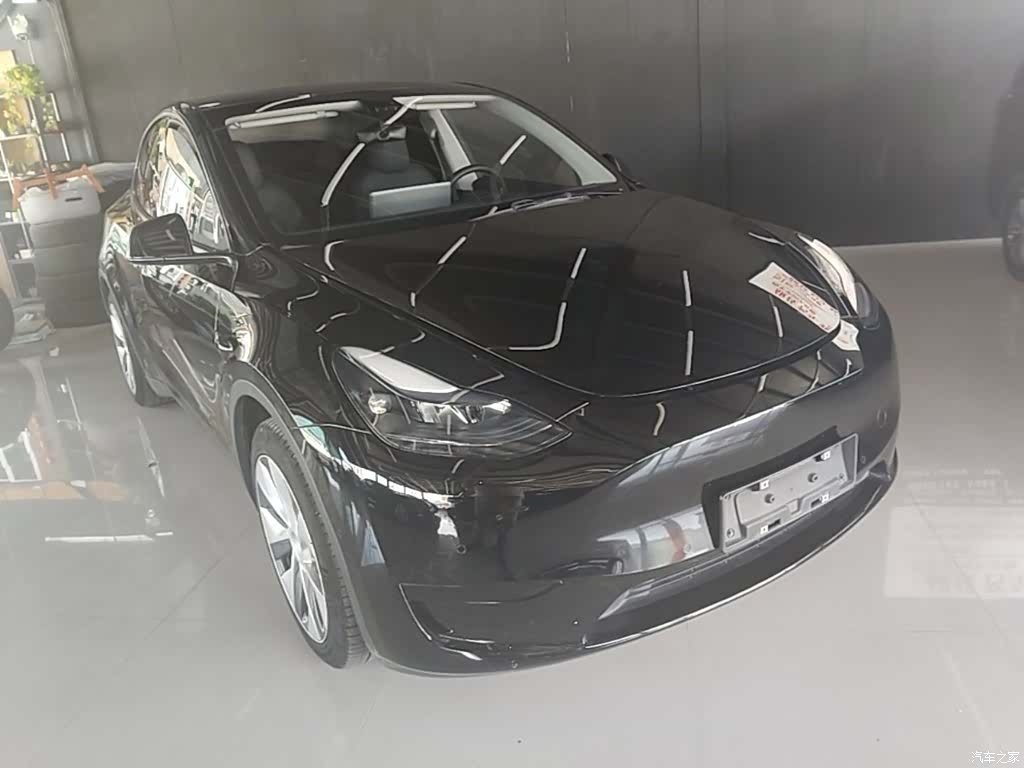 Tesla Model Y, 2022 4