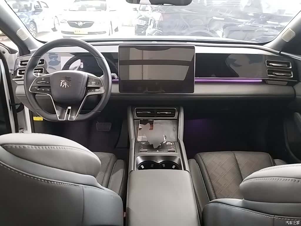 BYD Qin, 2025 10