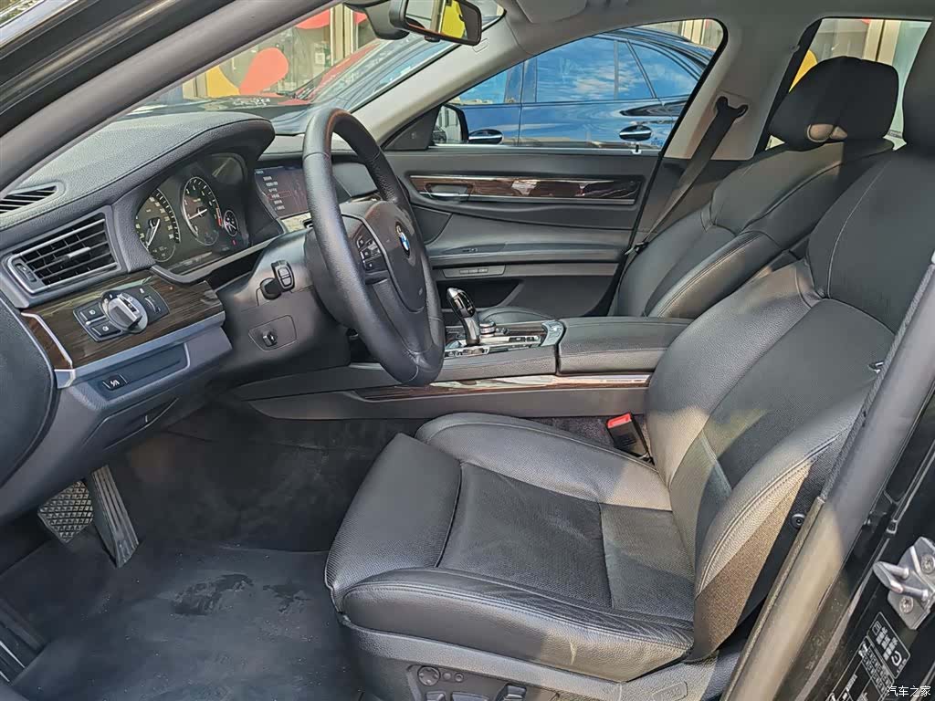 BMW 7 Series, 2011 16