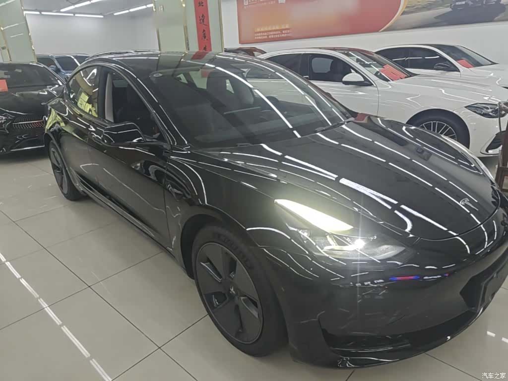 Tesla Model 3, 2023 4