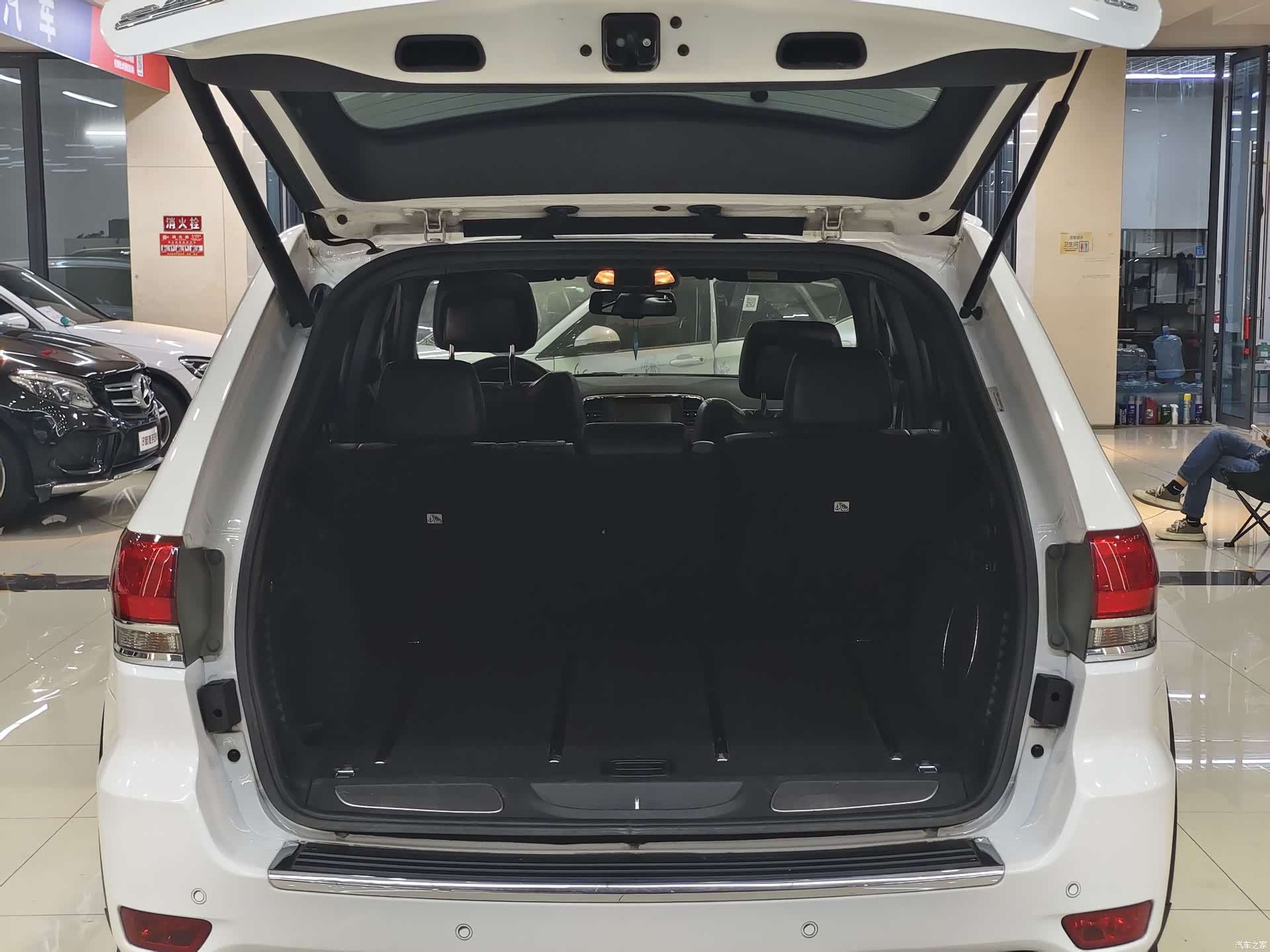 Jeep Grand Cherokee, 2017 24