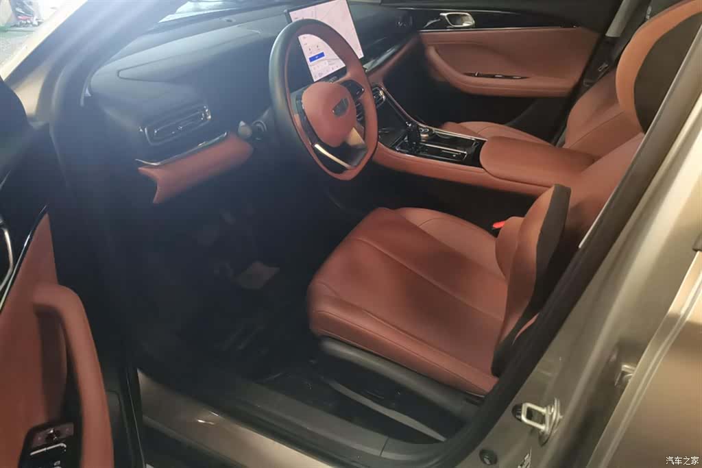 Geely Emgrand, 2026 9