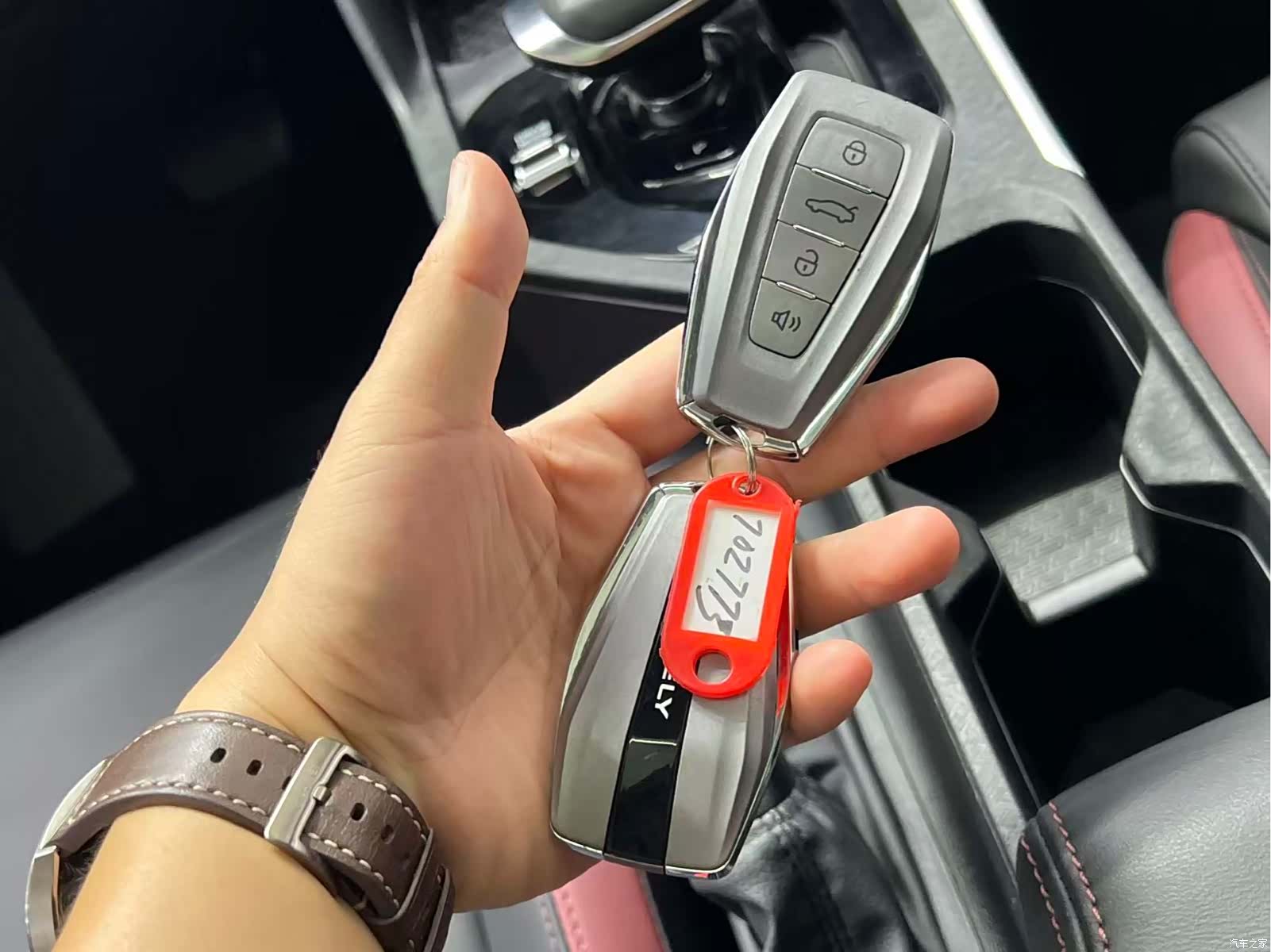 Geely Coolray, 2022 12