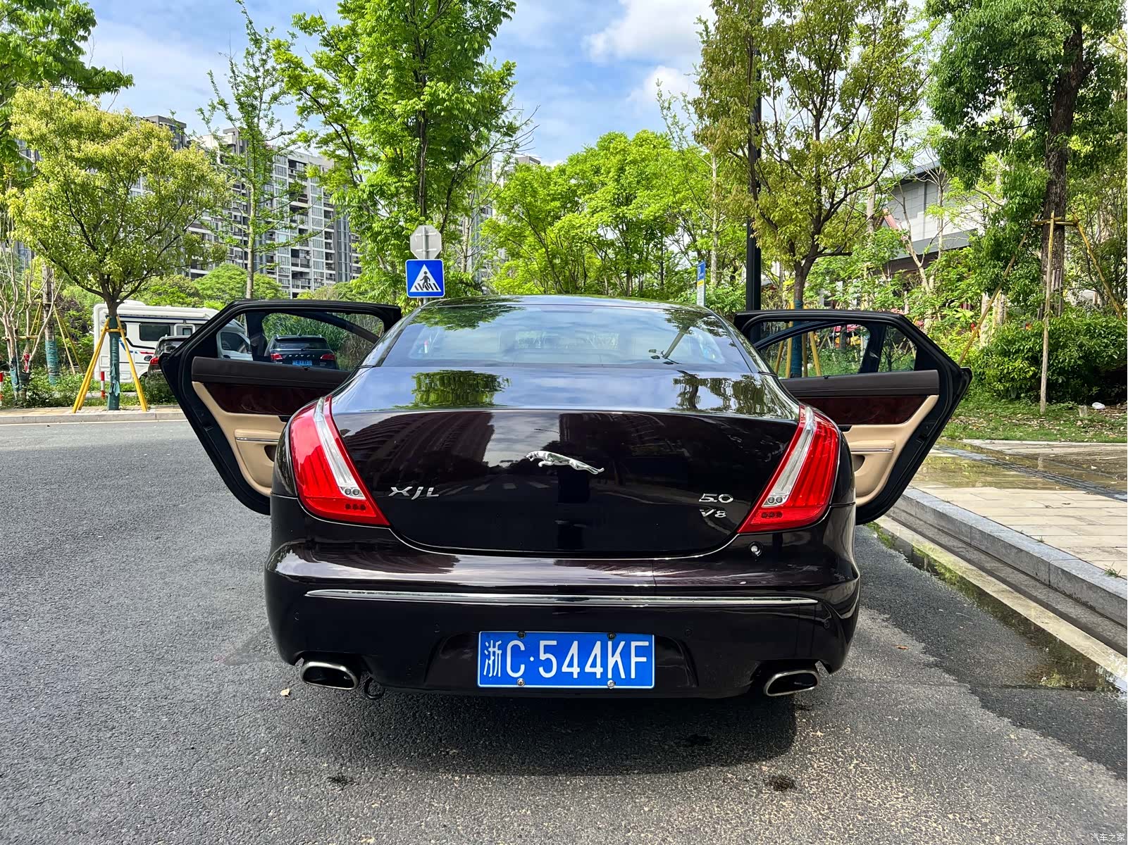 Jaguar XJ, 2011 19