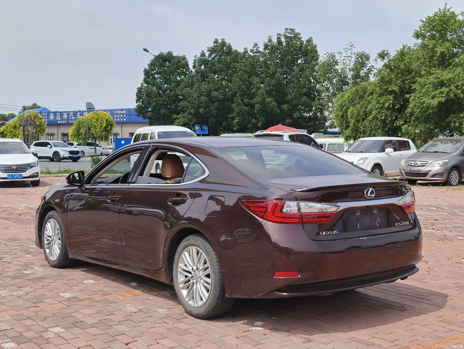 Lexus ES, 2017 11