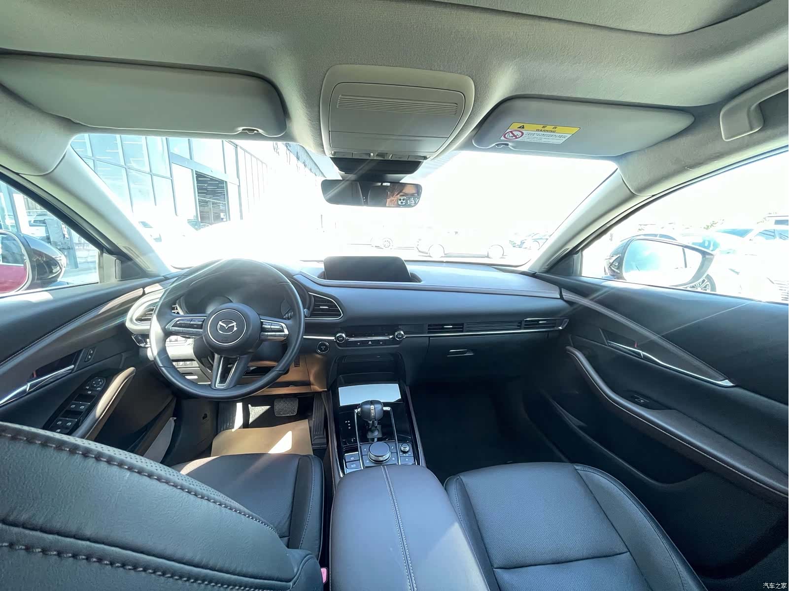 Mazda CX-30, 2023 все фото