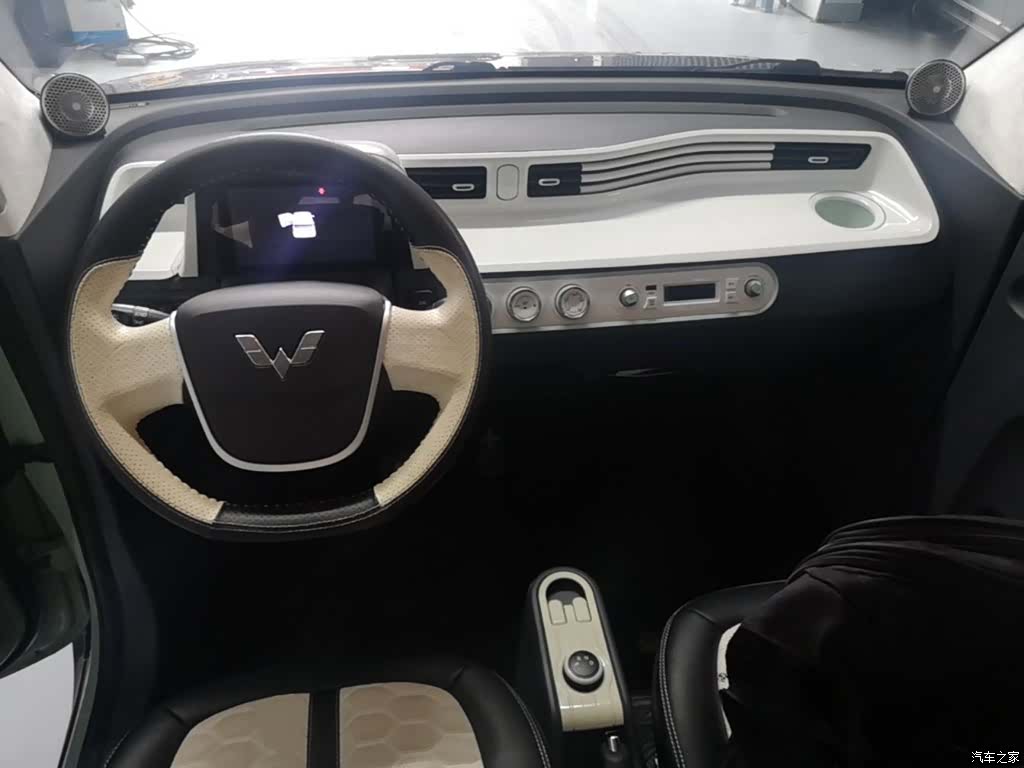 Wuling MINIEV, 2022 10