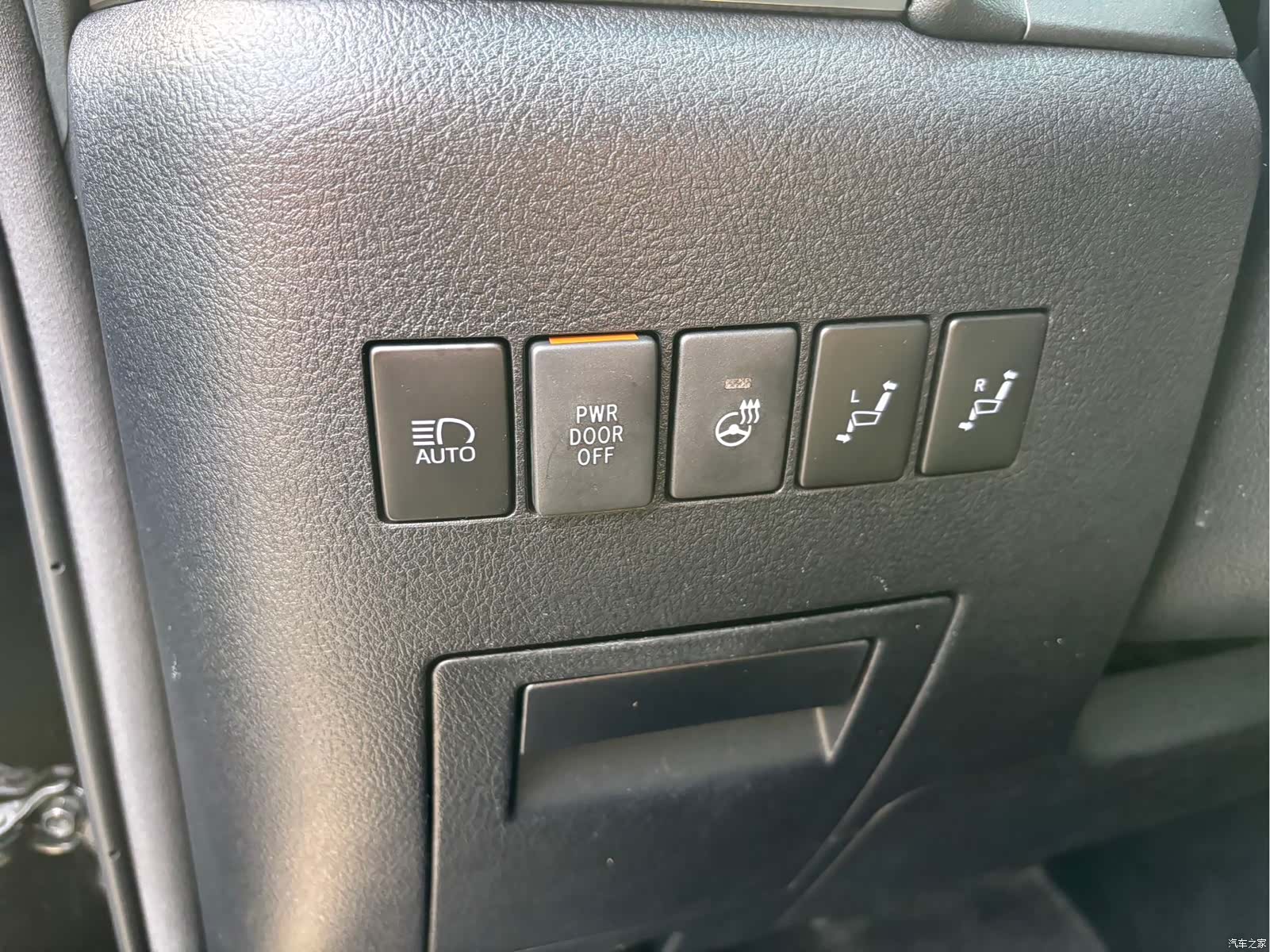 Toyota Vellfire, 2019 13