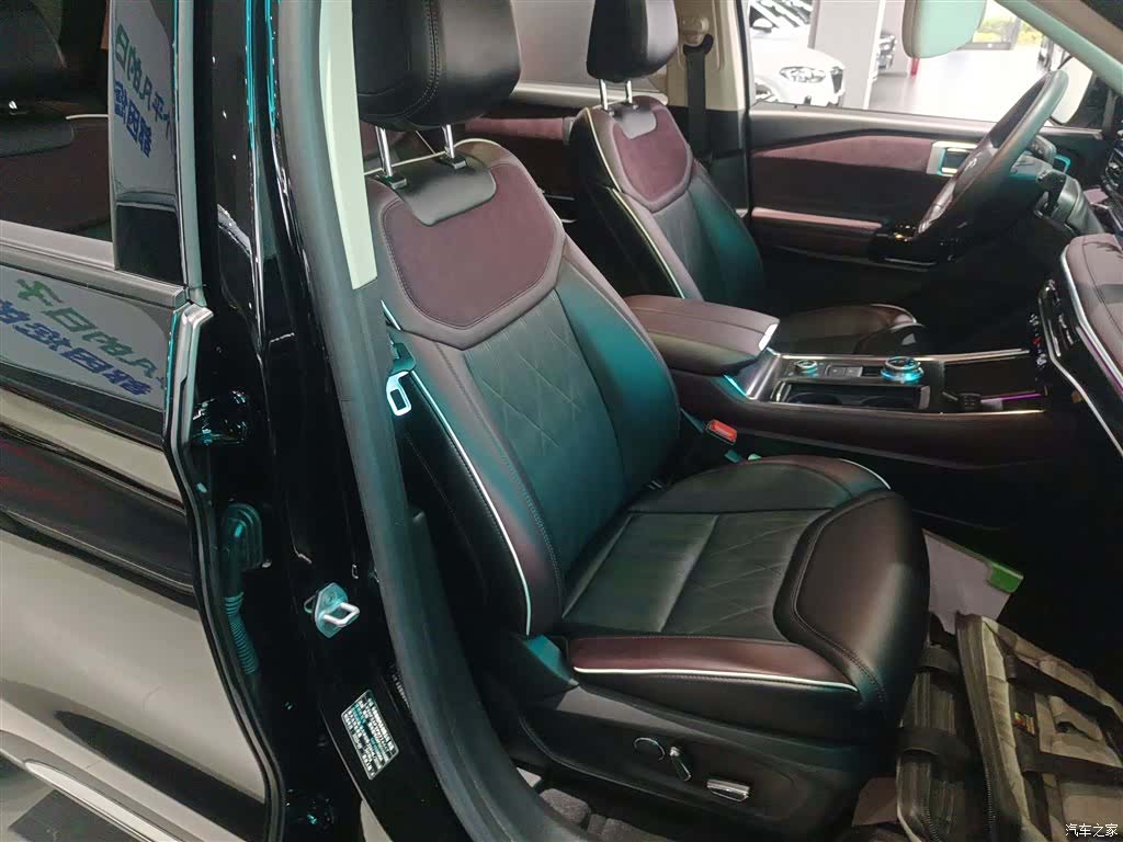 Ford Explorer, 2023 25
