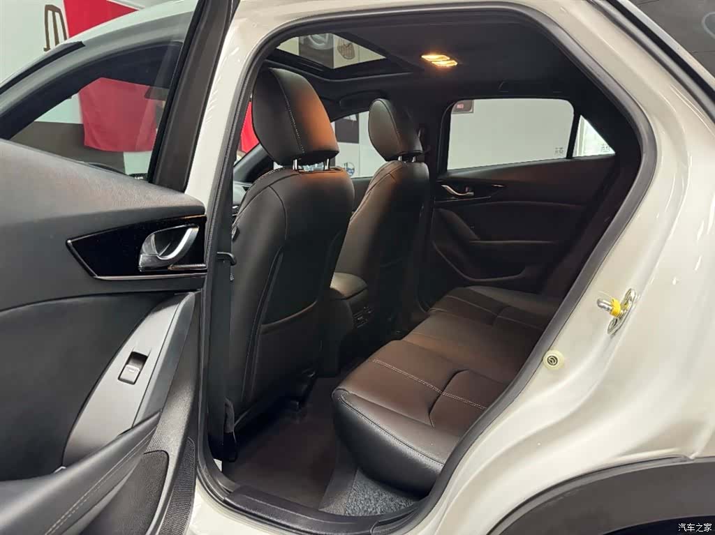 Mazda CX-4, 2023 7