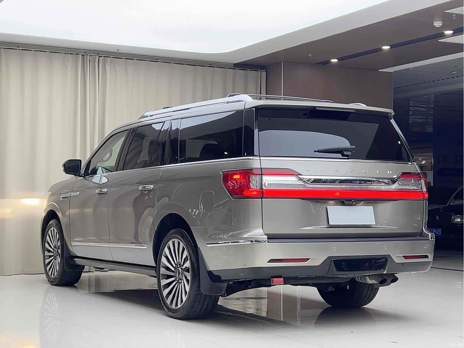 Lincoln Navigator, 2019 4
