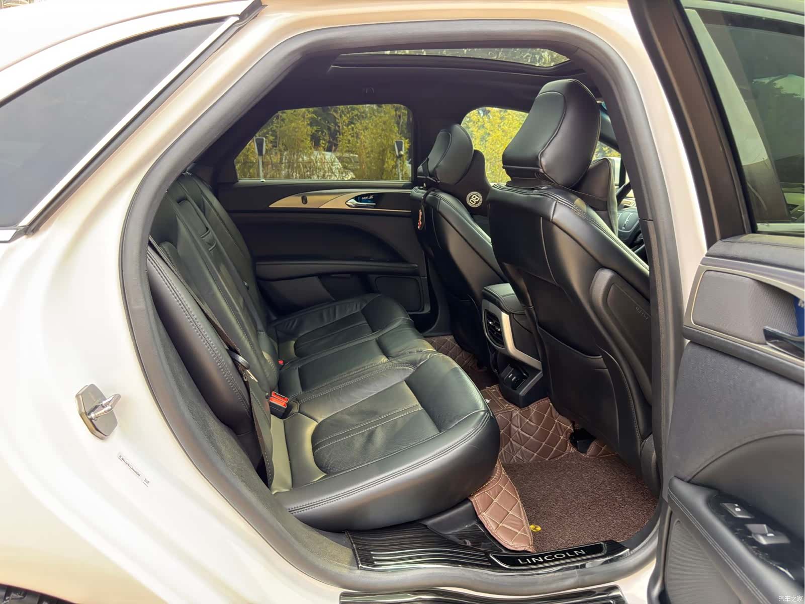 Lincoln MKZ, 2021 11