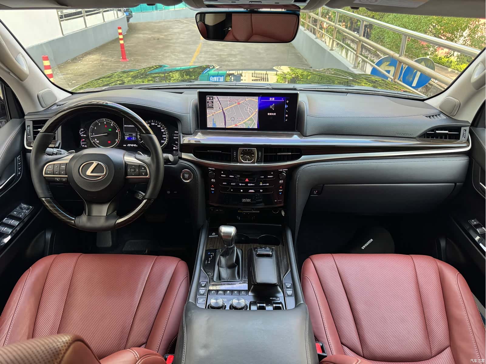 Lexus LX, 2018 7