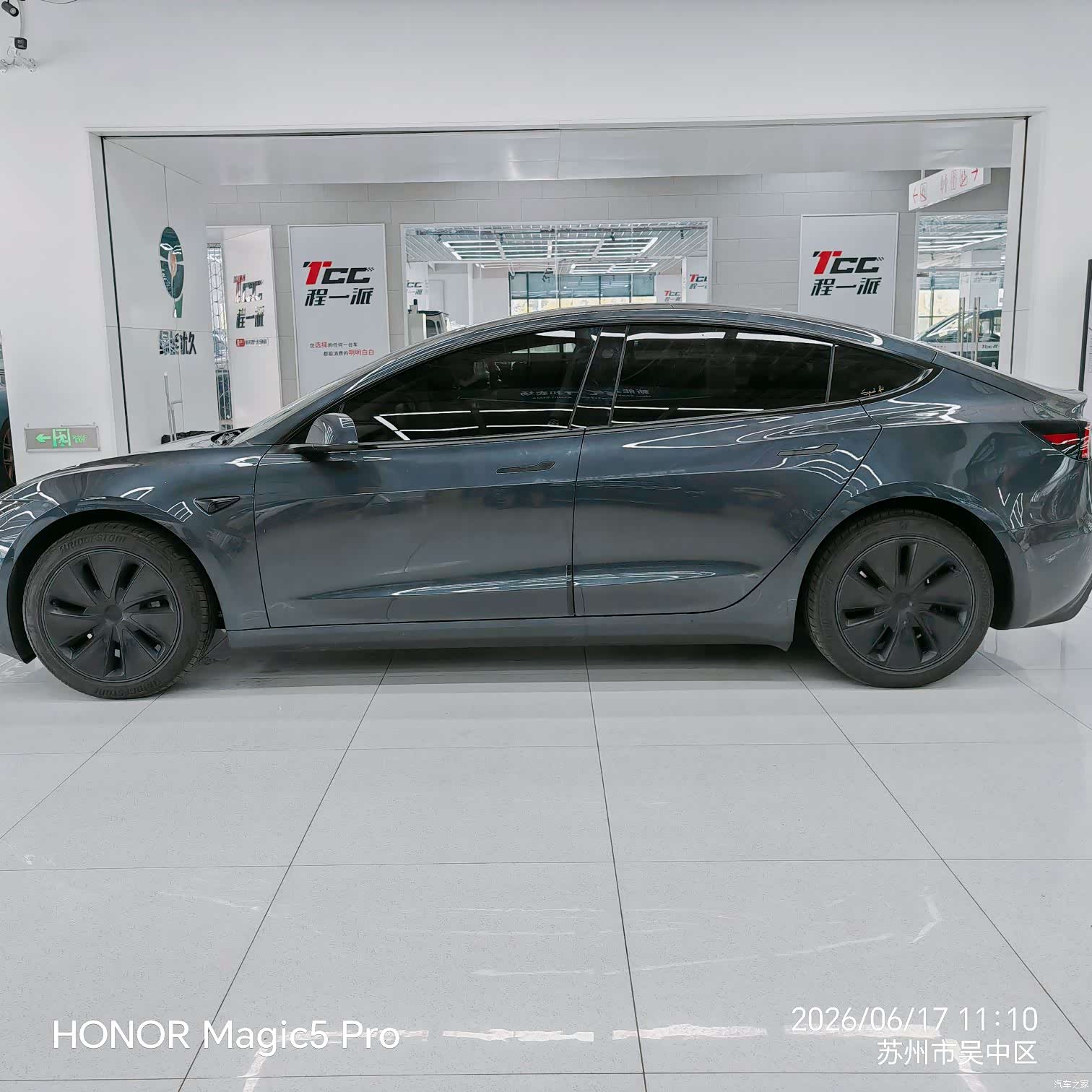 Tesla Model 3, 2025 4