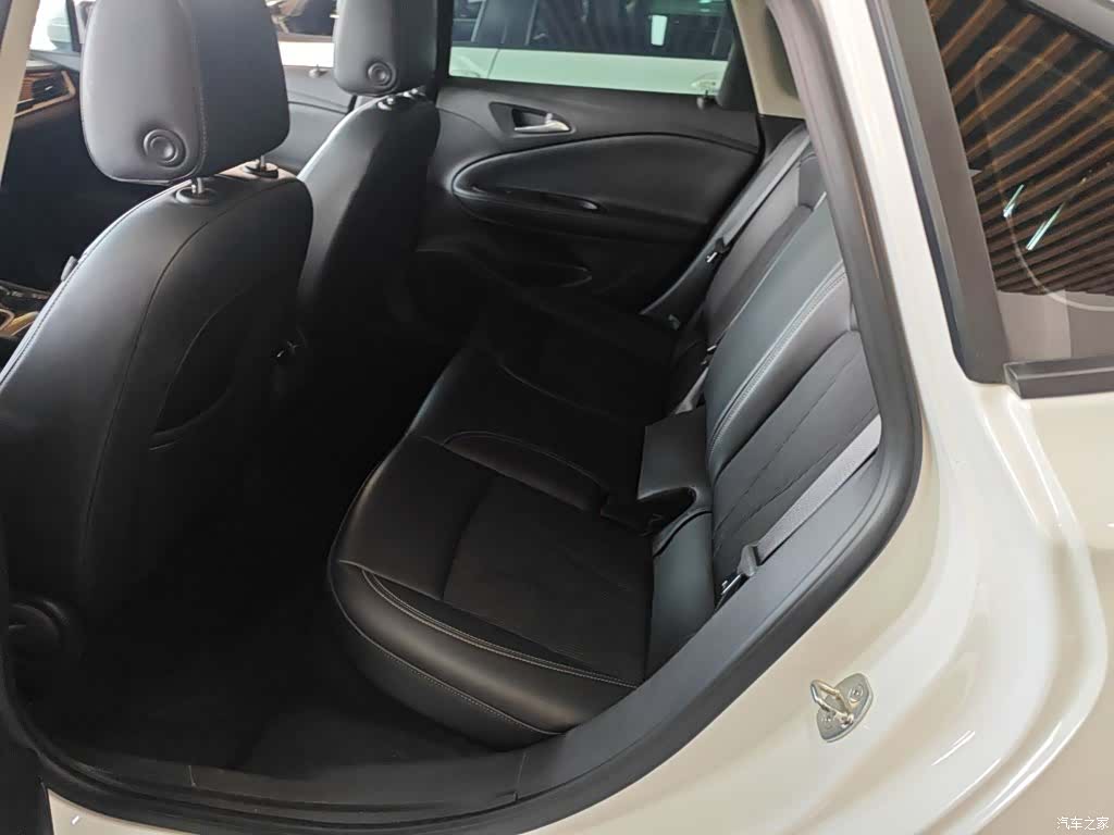 Buick Verano, 2020 13