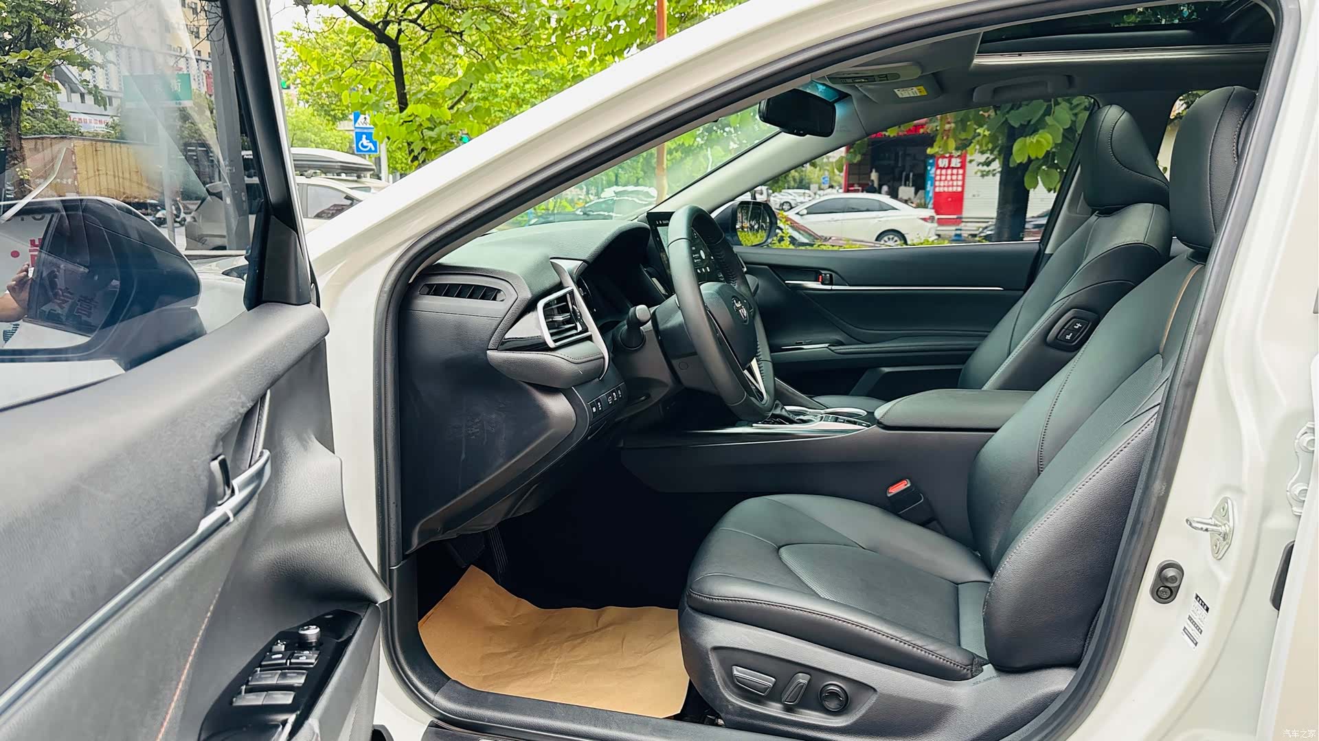 Toyota Camry, 2022 14
