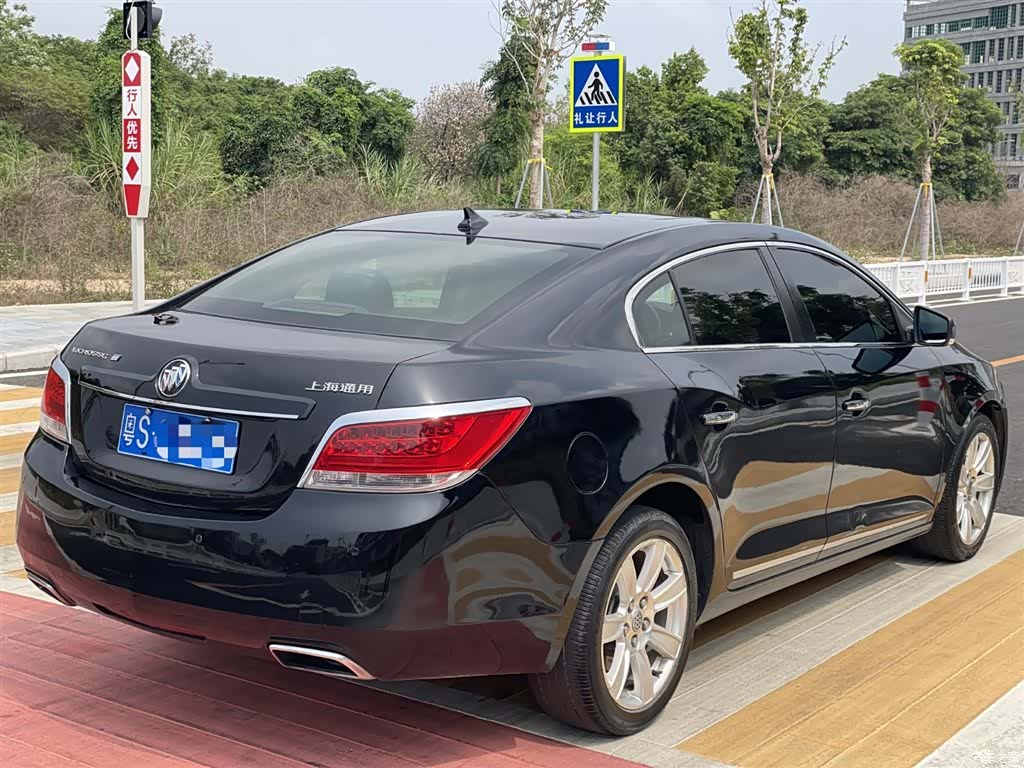 Buick LaCrosse, 2013 3