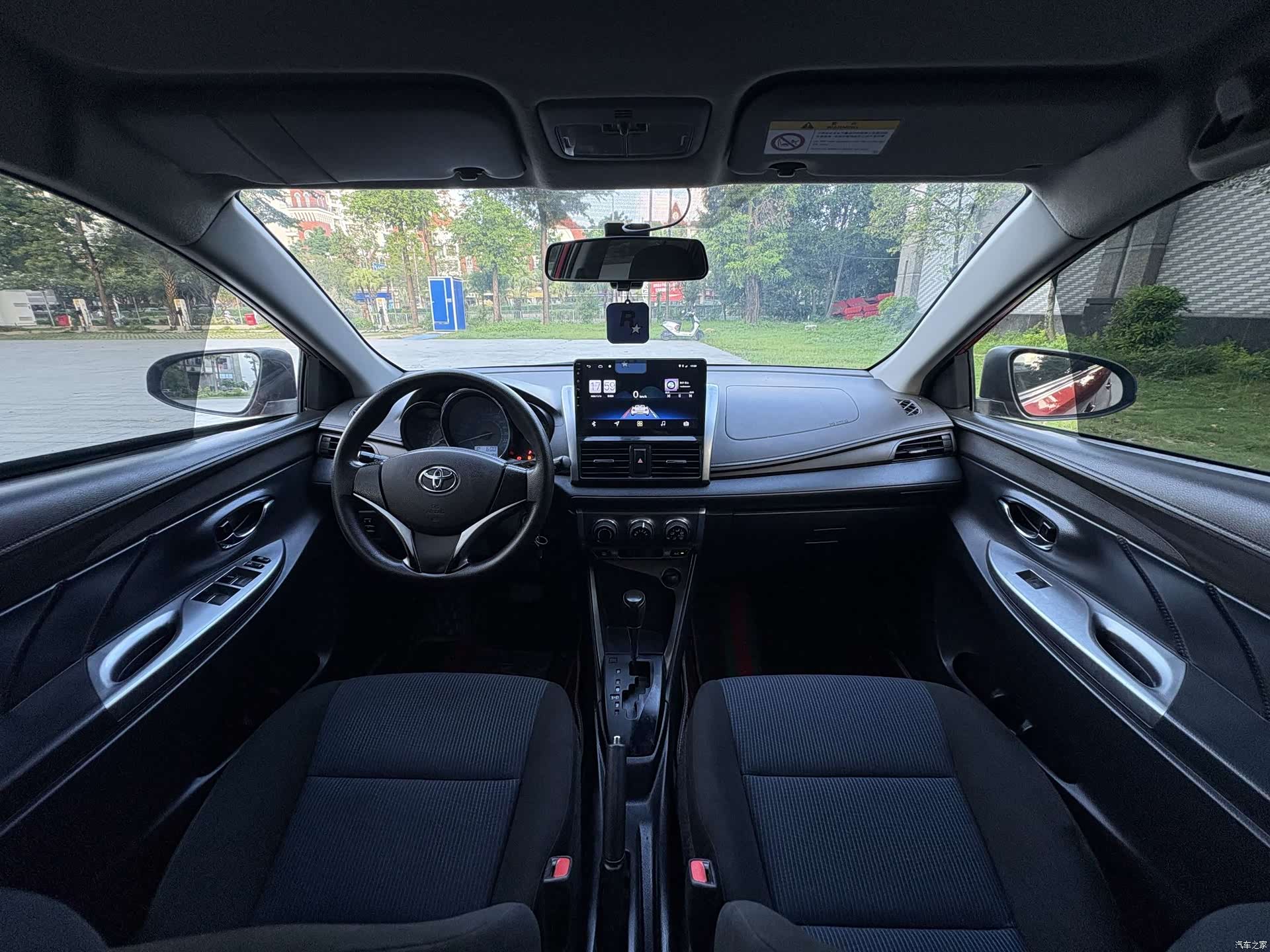 Toyota YARiS L, 2016 4