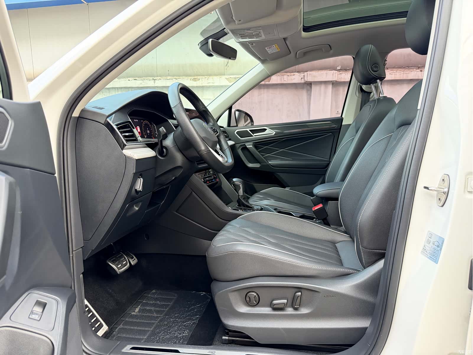 Volkswagen Tiguan L, 2022 4