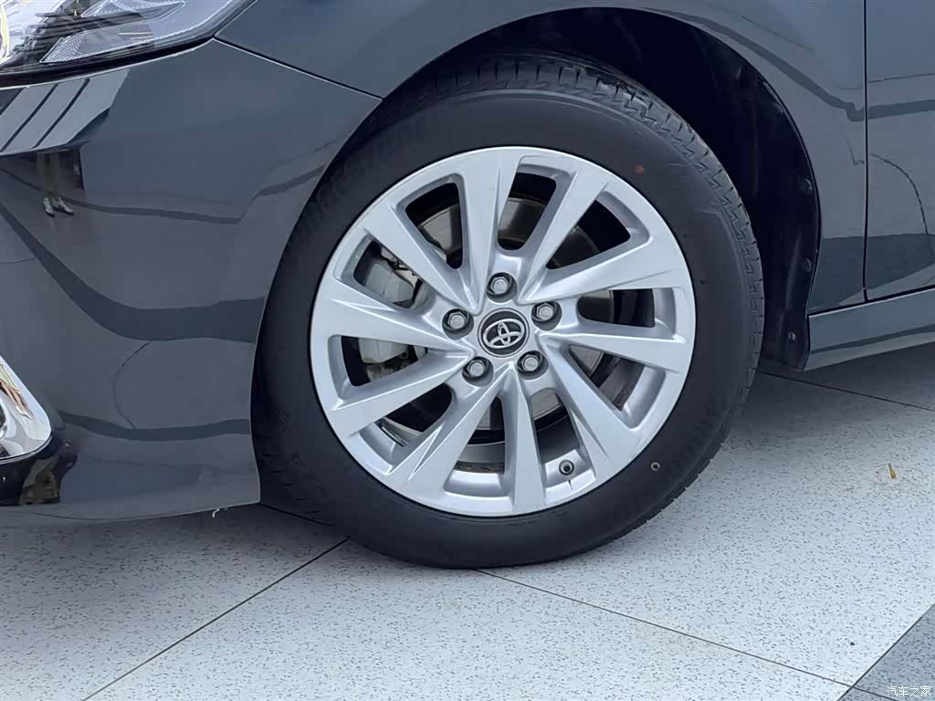 Toyota Camry, 2023 9