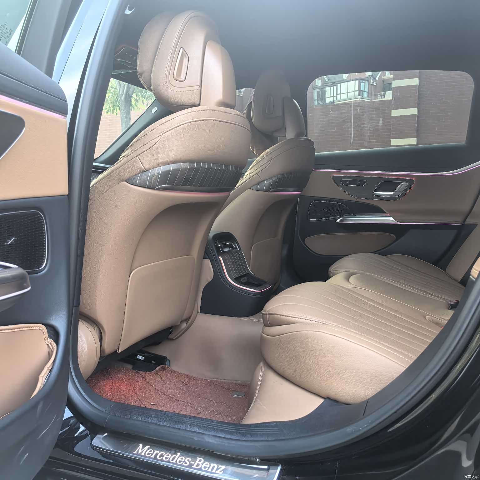 Mercedes-Benz E-Class, 2025 11